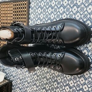 TINSTREE COMBAT BOOTS SIZE 5